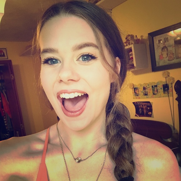 Meet your Posher, Josslyn - Picture 2 of 8